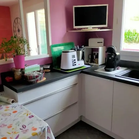 House With Garden In - Quiet Area Otel 3*