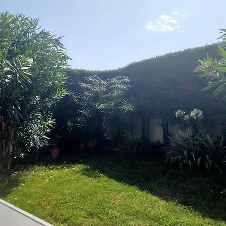 Otel House With Garden In - Quiet Area