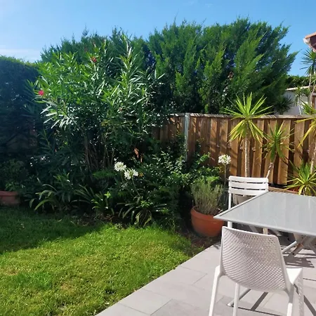 House With Garden In - Quiet Area 3*